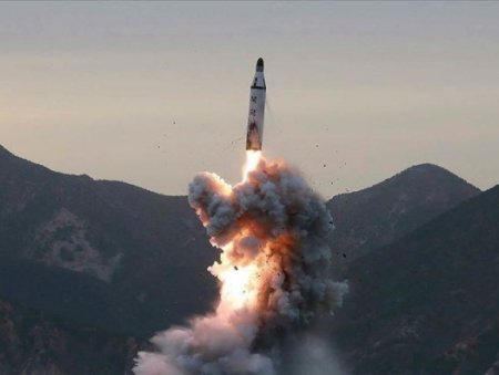 Японцев призвали искать укрытия
