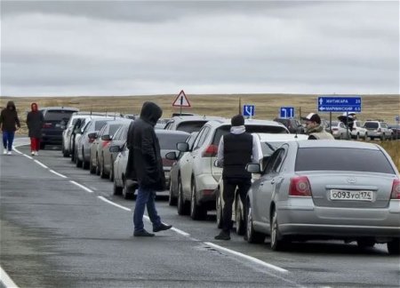 В Казахстан за две недели въехали более 200 тыс. россиян
