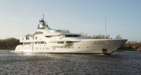 Яхта Путина спешно покинула порт Калининграда
