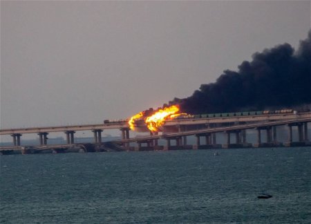 Налажен сухопутный транспортный коридор из Крыма в регионы РФ через «новые» территории