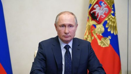 Путин назвал заявления Макрона о карабахском конфликте неприемлемыми