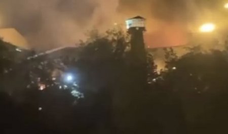 Пожар в иранской тюрьме, где содержатся сотни политзаключенных. Четыре человека погибли