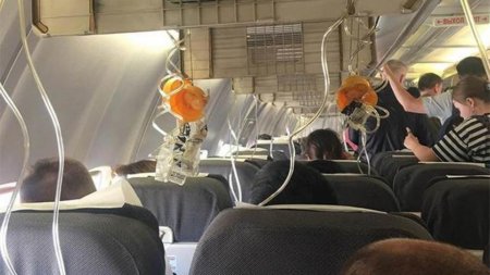 ЧП в самолете AZAL: выпали кислородные маски