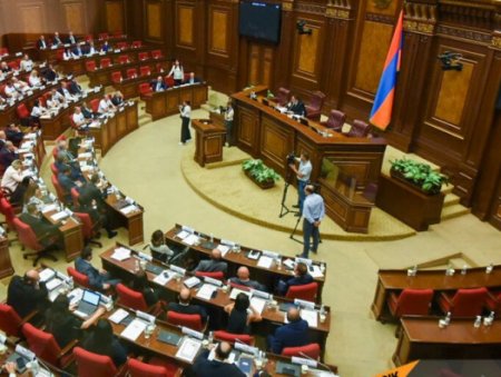 Армянский парламент обсудит выход из ОДКБ