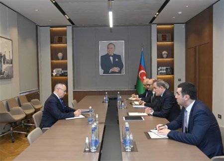 Джейхун Байрамов встретился с послом Греции