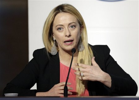 Премьер-министр Италии потребовала, чтобы к ней обращались в мужском роде