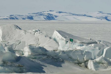 Подо льдами Антарктиды нашли реку длиной почти 500 километров