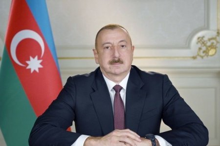 Ильхам Алиев посетил памятник славы и мученичества и Национальный музей моджахедов в Алжире