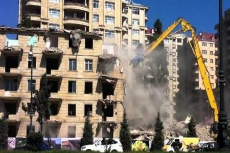 Эльдар Азизов анонсировал снос в Баку всех жилых домов, построенных в советское время 
