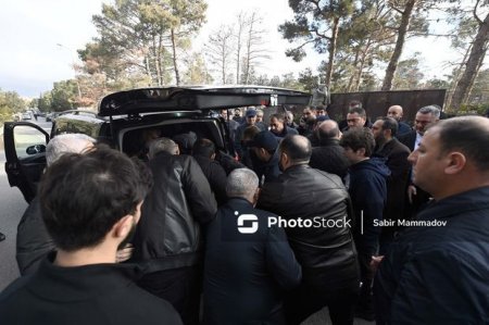 В Баку состоялись похороны экс-министра налогов Фазиля Мамедова 