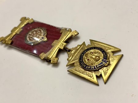 В Азербайджане на продажу выставлены вещи масонов - ФОТО В Азербайджане на продажу выставлены вещи масонов - ФОТО