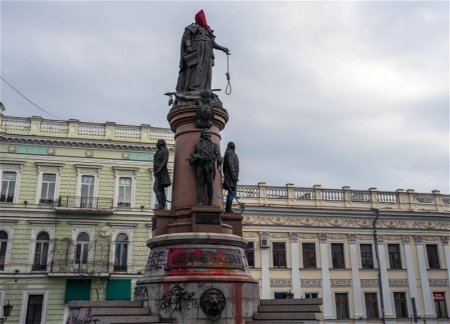 В Украине снесут памятник Екатерине II