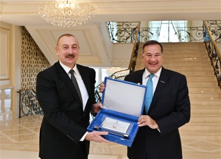 Президент Азербайджана принял главу Европейских олимпийских комитетов