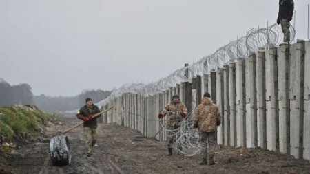 Украина возводит стену на границе с Беларусью