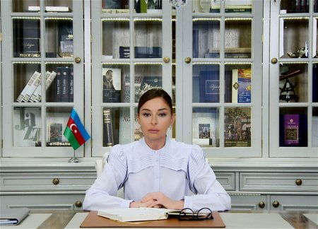 Мехрибан Алиева поделилась публикацией по случаю Дня Конституции