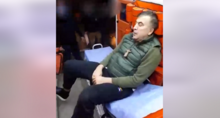 Саакашвили не может передвигаться самостоятельно