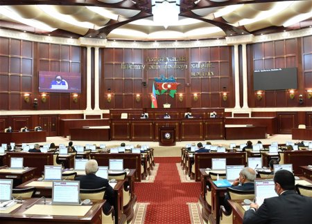 Милли Меджлис одобрил в первом чтении законопроект о прожиточном минимуме на 2023 год