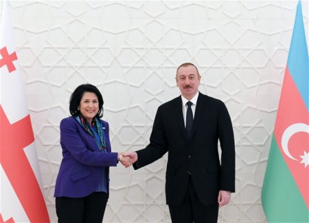 Ильхам Алиев и Саломе Зурабишвили обменялись поздравительными посланиями