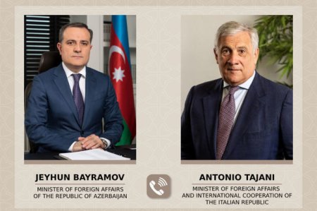 Главы МИД Азербайджана и Италии провели телефонный разговор