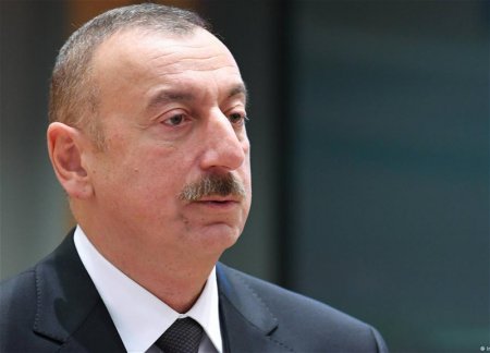 Ильхам Алиев посетил памятники общенациональному лидеру Гейдару Алиеву и Милораду Павичу в Белграде