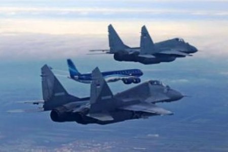 Сербия в знак уважения к Президенту Азербайджана подняла в небо боевые самолеты