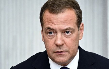 Медведев заявил, что НАТО должна покаяться и быть распущена как преступное образование