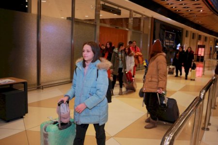 Детей из Украины привезли в Азербайджан для реабилитации