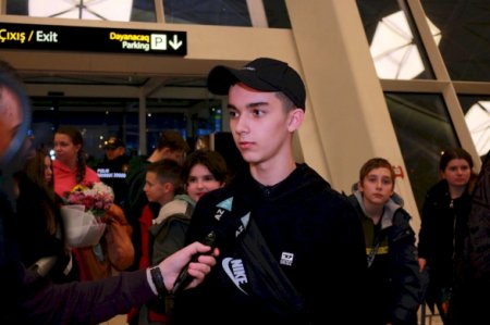 Детей из Украины привезли в Азербайджан для реабилитации