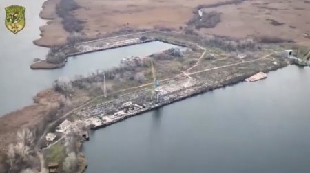 Украинские военные подняли флаг на левом берегу Днепра