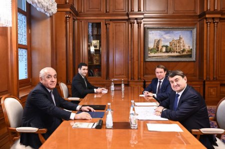 Премьер-министр Азербайджана встретился с помощником президента России