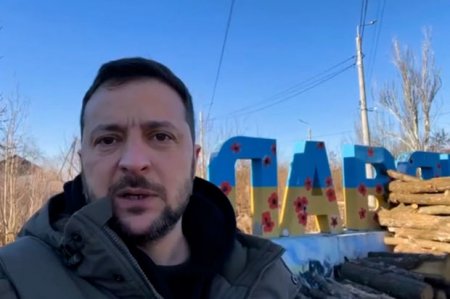Зеленский обратился к украинскому народу из Донбасса