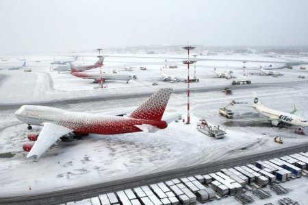 В Москве отменили и задержали более 200 рейсов