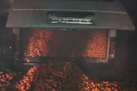 В Кюрдамирском районе загорелся автомобиль с 1,5 тонны мандаринов 