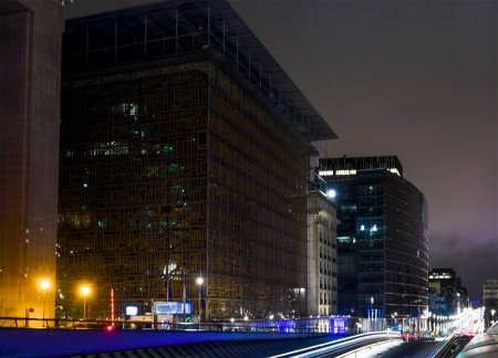 Солидарность с Украиной: Знаковые места мира отключили свет