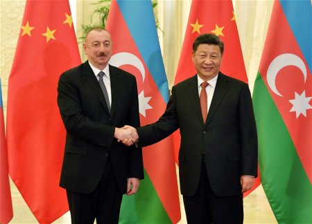 Си Цзиньпин поздравил Ильхама Алиева с днем рождения