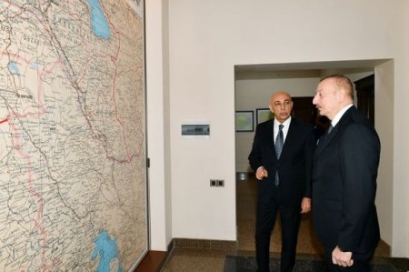 Ильхам Алиев ознакомился с условиями в административном здании Общины Западного Азербайджана - ФОТО