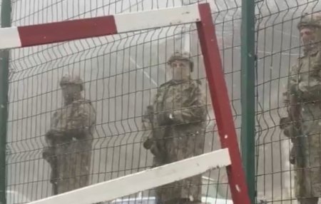 Азербайджанские военные на Лачинской дороге 