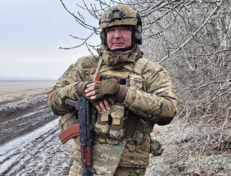 Рогозину проведут операцию по извлечению осколка из шейных позвонков