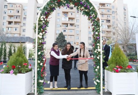 Лейла Алиева приняла участие в открытии очередного обновленного двора в рамках проекта «Наш двор»