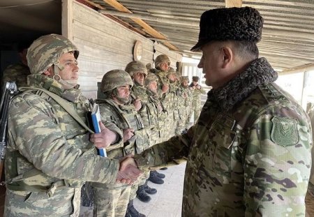 Начальник Генштаба азербайджанской армии дал поручения военнослужащим в Шуше 