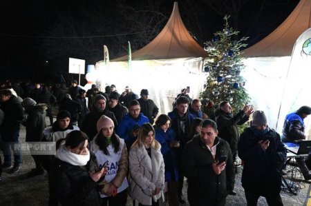 На дороге Ханкенди - Лачын проходит праздничный концерт
