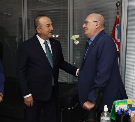 Чавушоглу принял участие в церемонии прощания с Пеле - ФОТО