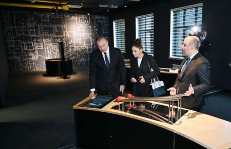 Ильхам Алиев и Мехрибан Алиева приняли участие в открытии Инновационного центра STEAM в Баку - ФОТО