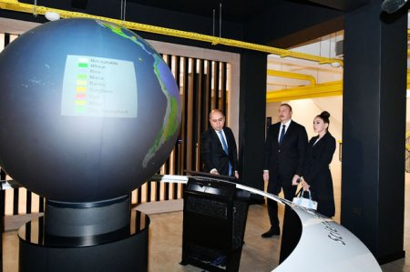 Ильхам Алиев и Мехрибан Алиева приняли участие в открытии Инновационного центра STEAM в Баку - ФОТО