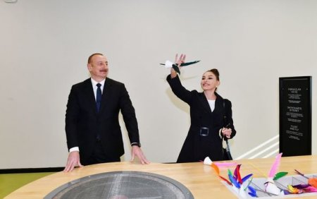 Ильхам Алиев и Мехрибан Алиева приняли участие в открытии Инновационного центра STEAM в Баку - ФОТО