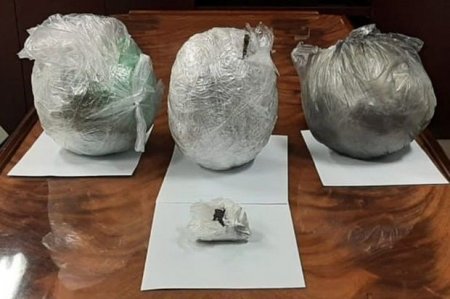 Азербайджанские пограничники обнаружили наркотики в Каспийском море