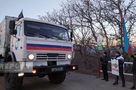 26-й день акции протеста: автомобили миротворцев беспрепятственно движутся по дороге Ханкенди - Лачын