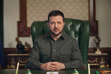 Зеленский лишил гражданства четырех народных депутатов Украины