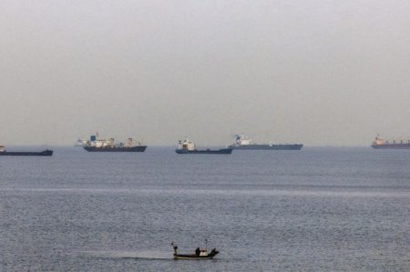 Босфор закрыли для прохода судов из-за севшего на мель сухогруза из Украины