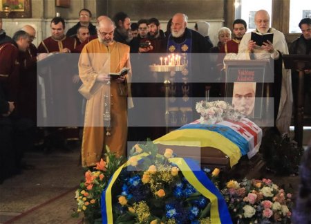 В Тбилиси прощаются с Вахтангом Кикабидзе 